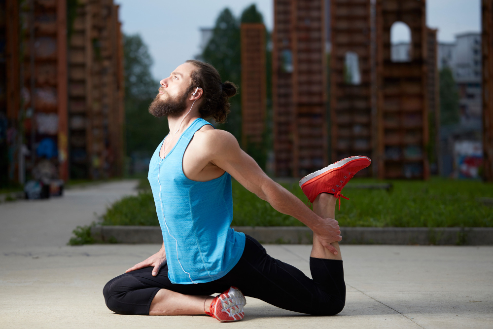 Yoga pentru dureri de spate: Poziția Superman explicată