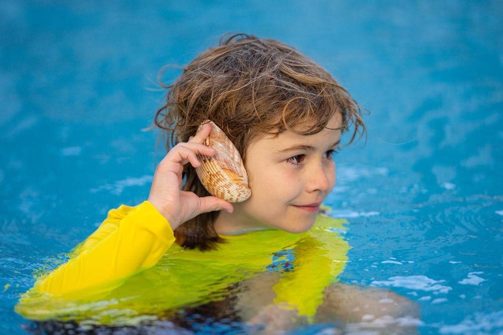 Cum să preveniți apa în urechi după înot