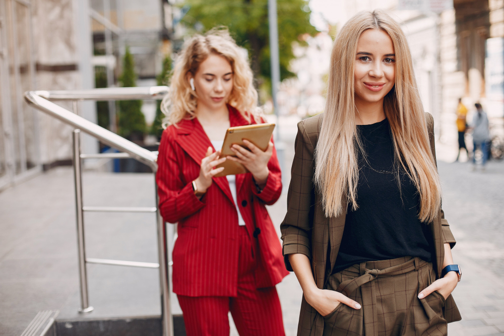 Ghid pentru stilul business casual feminin